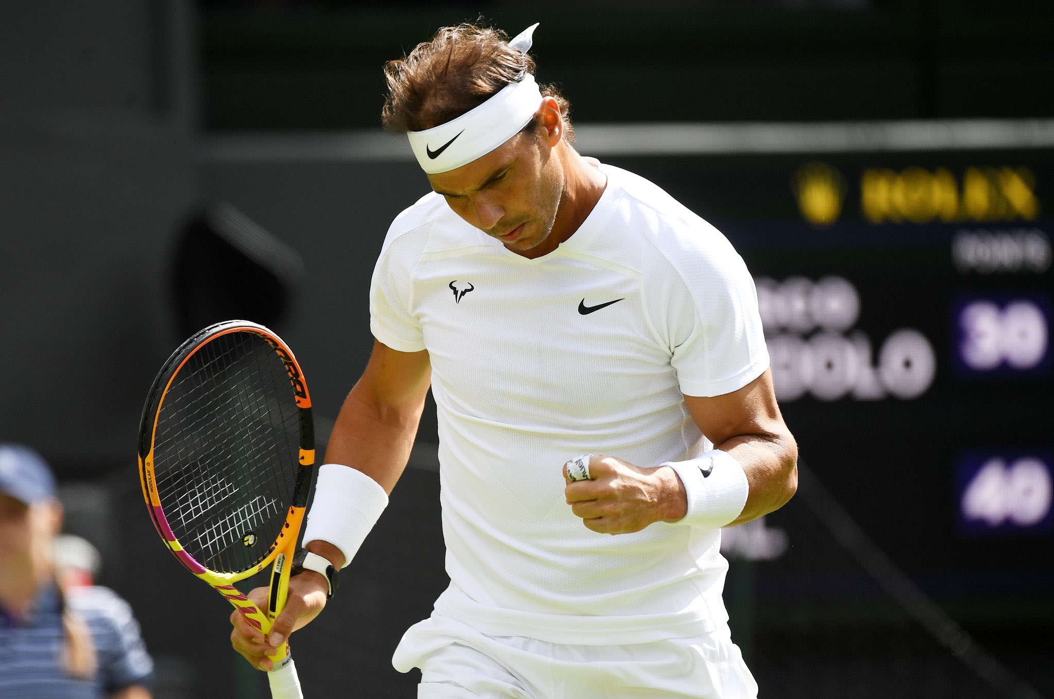 Rafael Nadal sofre para bater argentino na estreia em Wimbledon
